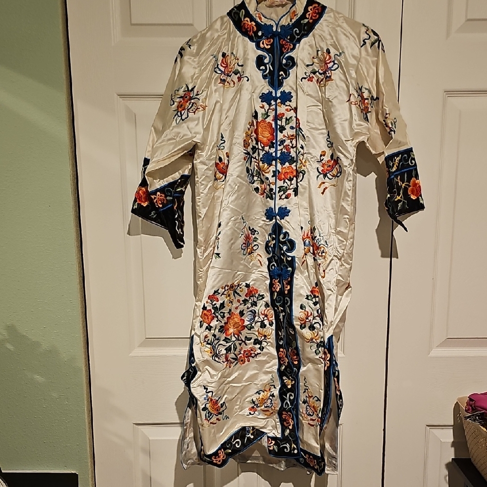 Vintage ESME 25% Silk Embroidered Floral Robe Kimono Jacket – Size L